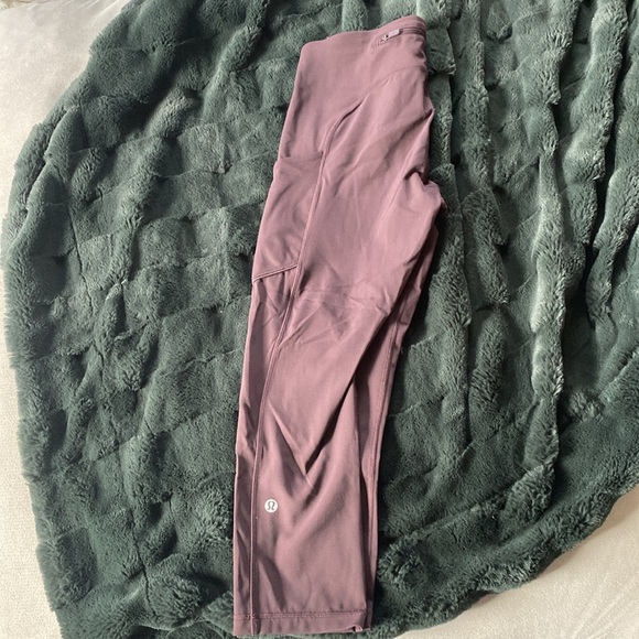 Lululemon cropped leggings - Picture 2 of 2